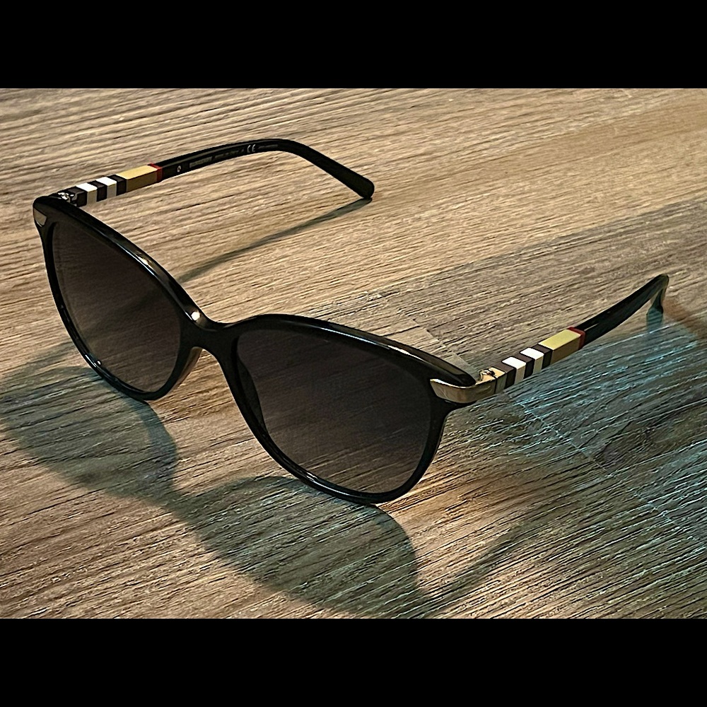 COPY - Burberry classic look polarized sunglasses